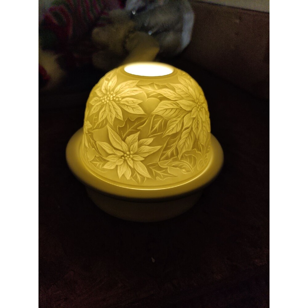 Porcelain flowers dome lite